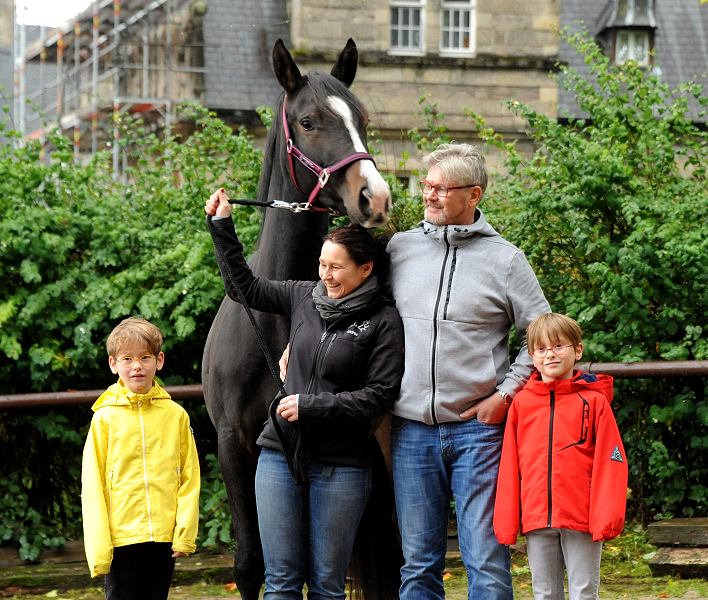 Karalie von His Moment u.d. Karalina v. Exclusiv - im Gestt Hmelschenburg - Foto Beate Langels
