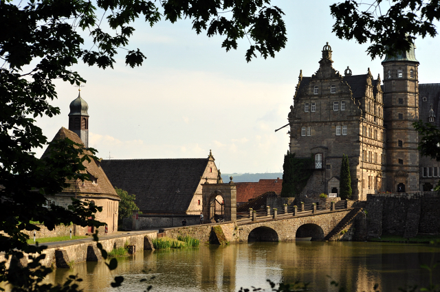 Schloß Hämelschenburg - Foto: Beate Langels -
Trakehner Gestüt Hämelschenburg