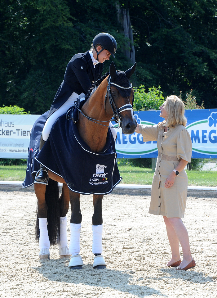 9.Juli 2023 High Motion und Laura 2. Platz im Finale der Qualifikation fr die Derby Stars von Morgen in Bettenrode 2023 - Foto Beate Langels - Gestt Hmelschenburg