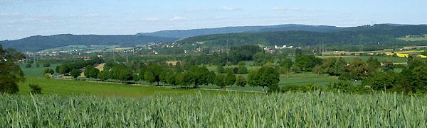 Blick Richtung Emmerthal - Trakehner Gestt Hmelschenburg - Foto: Beate Langels