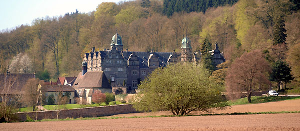 Schlo Hmelschenburg im April 2011 - Foto: Beate Langels - Trakehner Gestt Hmelschenburg