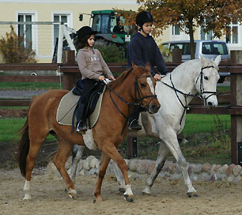 Pas de deux: Thyra und Richard mit Kara und Kavaliero - Foto: Beate Langels