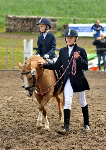 Cinja und Greta - 3. Platz Fhrzgelwettbewerb in Diedersen - Foto Beate Langels - Gestt Hmelschenburg