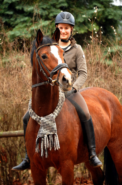 Freudenfest und unsere Schulpraktikantin Annabell, Foto: Beate Langels, 
Trakehner Gestt Hmelschenburg - Beate Langels