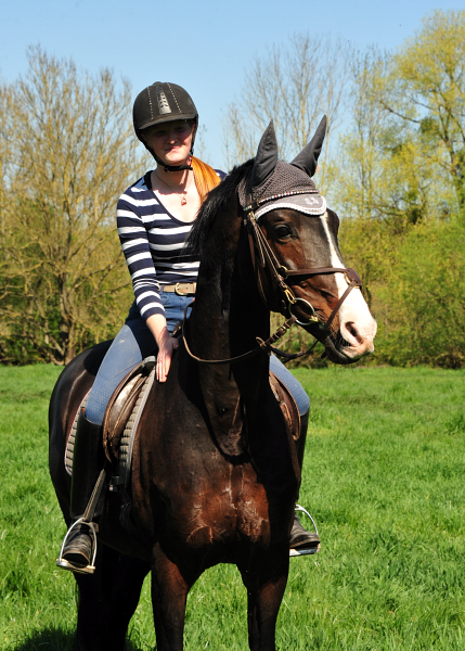 Shavalou und Johanna am 23. April 2020 in Hmelschenburg - Trakehner Gestt Hmelschenburg - Beate Langels