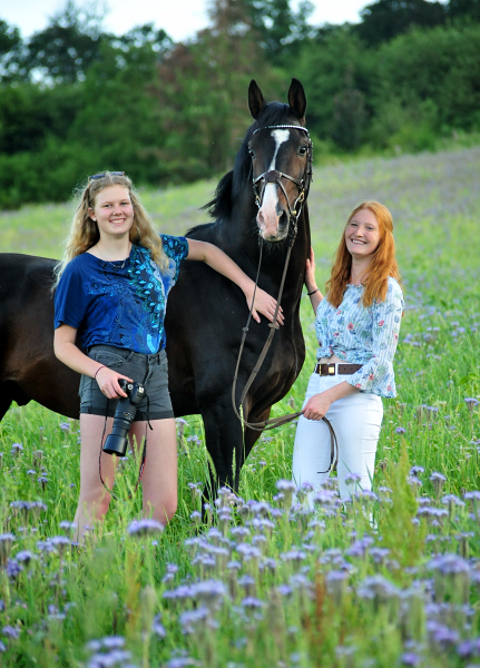 Prmienhengst Shavalou mit Pauline u. Johanna - 27. Juni 2019 - Foto: Beate Langels