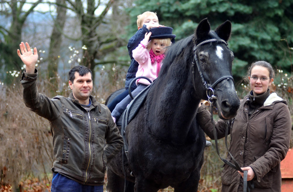 Das Hmelschenburger Team wnscht einen guten Rutsch ins neue Jahr und viel Glck, Gesundheit und Erfolg in 2012 - Trakehner Gestt Hmelschenburg