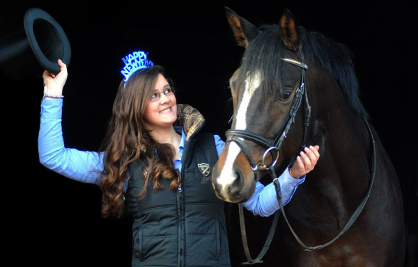 Trakehner Prmienhengst SAINT CYR v. Kostolany u.d. Elitestute Schwalbenspiel v. Exclusiv mit Luisa - Jahreswechsel 2011/2012 - Trakehner Gestt Hmelschenburg