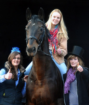 Grand Prix Sieger SHOWMASTER v. Kostolany x Ibikus mit Luisa, Franziska und Jessica - Jahreswechsel 2011 / 2012 - Trakehner Gestt Hmelschenburg