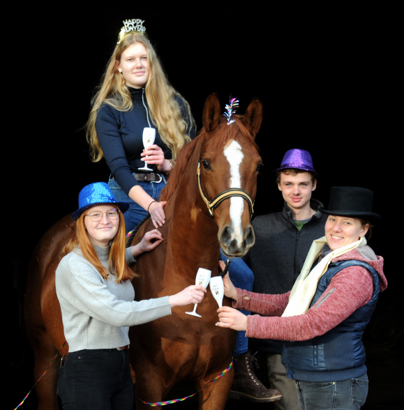 Frohes Neues Jahr 2022 - Trakehner Gestt Hmelschenburg  - Foto: Beate Langels