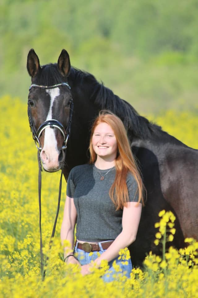 Shavalou und Johanna - Rapsblte in Hmelschenburg - Foto: Pauline Rohlfing - Trakehner Gestt Hmelschenburg