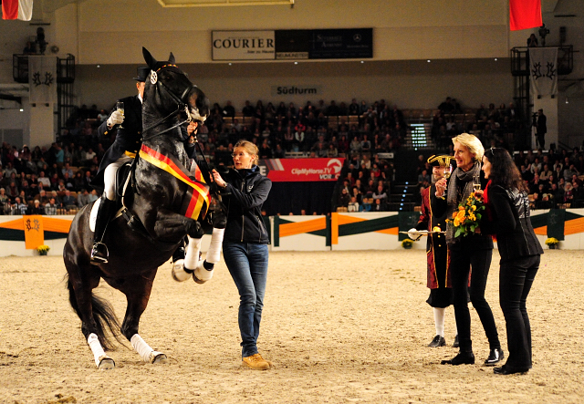 SERGEANT PEPPER TSF v. Exclusiv - Verabschiedung aus dem Sport - 54. Trakehner Hengstmarkt 2016 - Foto: Beate Langels -
Trakehner Gestt Hmelschenburg